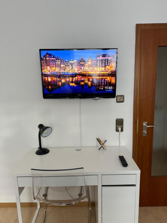 Schoenes, Friedliches Zimmer Lägenhet Augsburg Exteriör bild