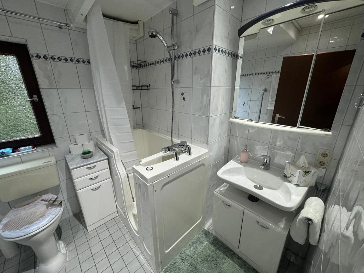 Schoenes, Friedliches Zimmer Lägenhet Augsburg Exteriör bild
